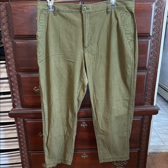 Old Navy Pants - Old Navy Olive Green Straight Leg Pants